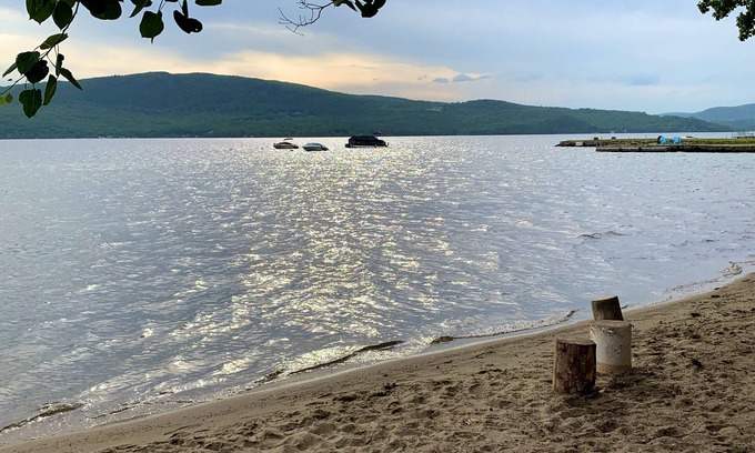 Bridgewater Cottage | Cozy rustic cottage w/private shared beach on Newfound Lake & easy ski access