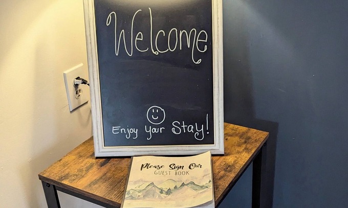 Cumberland House | Cozy Rustic Home for the Family! WALKABLE TO DOWNTOWN!