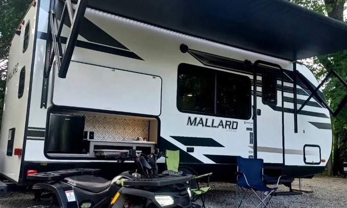 Antioch House | Cozy RV in our land with community private beach, fire pit, bring your boat.