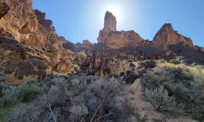 Jordan Valley House | Cozy RV1 with WiFi and AC near Owyhee Reservoir, Leslie's gulch, Three Forks.