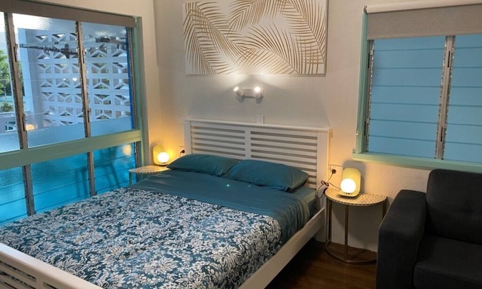 Yorkeys Knob Apartment | Cozy self contained studio near the boat club, 5 min to the beach