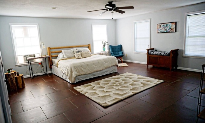Almo House | Cozy Studio home 10min from Murray and 20min from Ky Lake