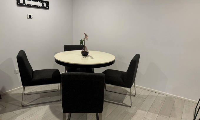Wishart Apartment | Cozy studio in charming Wishart with WiFi, AC