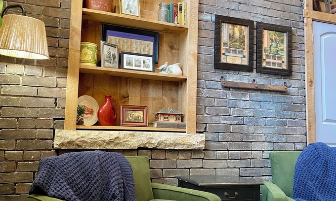 Girard Apartment | Cozy Studio in Historic Building on Girard Square Open Loft with King Size Bed