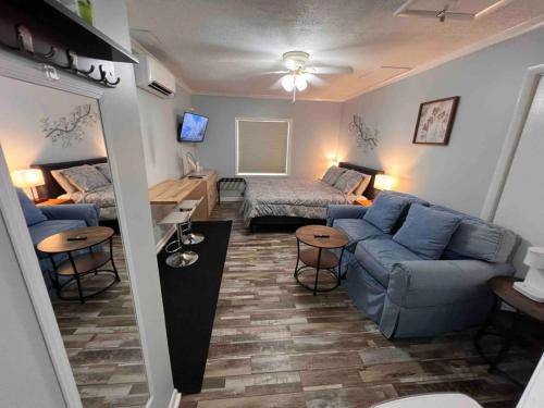 Burton Apartment | Cozy Studio Retreat. Pet Yes