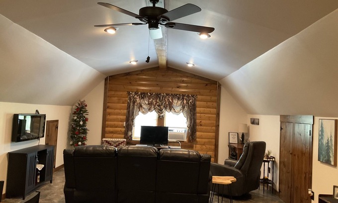 Large Apartment | Cozy Studio with Unique Charm in Private Setting