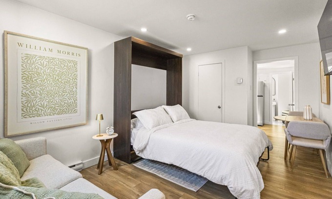 Laval Apartment | Cozy & Stylish Studio in Laval | Queen Murphy Bed