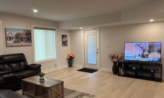 Prince George House | Cozy Suite in a New Division close to the University