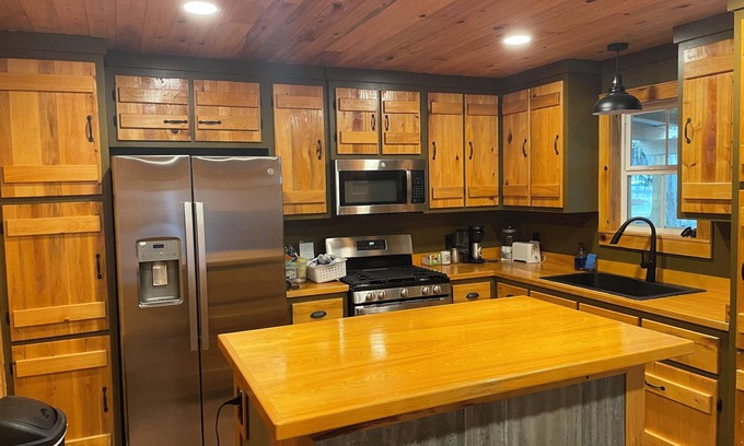 Pierre Part Cabin | Cozy Swamp Cabin in charming Pierre Part with AC, WiFi