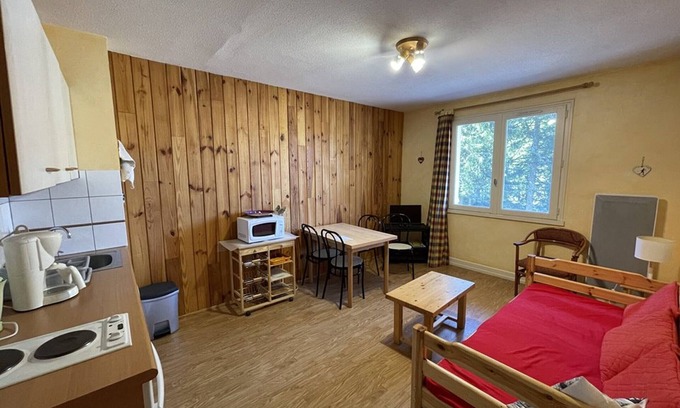 Laveissiere Apartment | Cozy T2 with Pool, Near Slopes, Parking & Pet-Friendly
