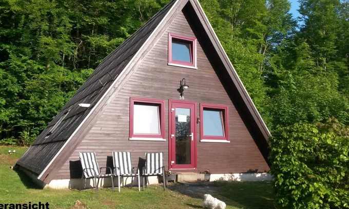 Bad Arolsen House | Cozy tent roof house for up to 6 people, free WLAN, pet-friendly