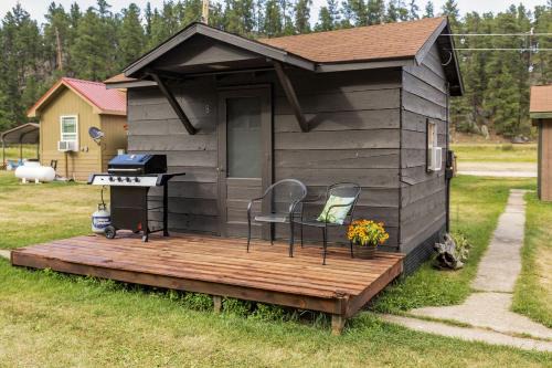 Rapid City House | Cozy Tiny Cabin 8 in Rapid City, SD