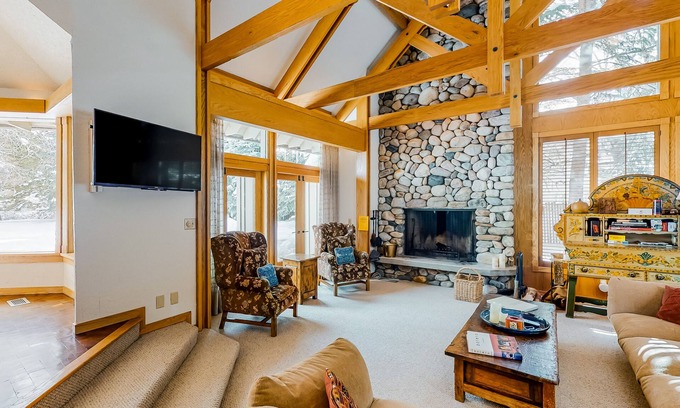 Warm Springs House | Cozy townhome with mountain view & fireplace - walking distance to ski lift