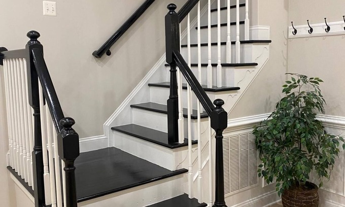 Urbana House | Cozy townhome with WiFi and AC in charming Frederick