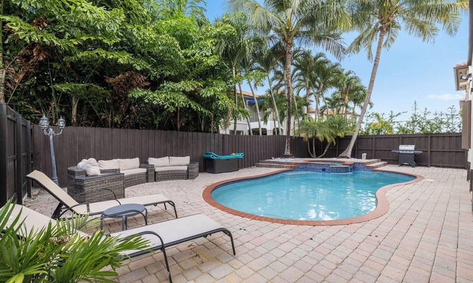 Tamiami House | Cozy Tropical Pool Retreat in Miami