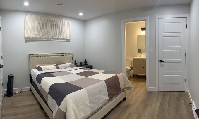 Regina House | Cozy two bedrooms suite.
