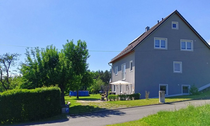 Kemnath Apartment | Cozy vacation apartment (74 sqm) with terrace for up to 4 people