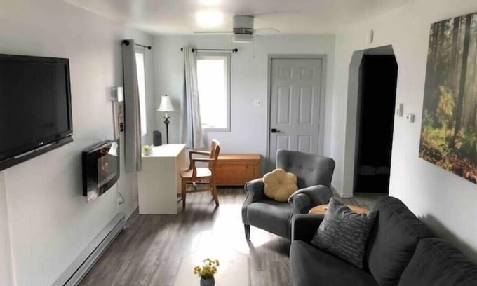 Sioux Lookout House | Cozy walk in ready tiny home in the heart of town, walking distance to hospital