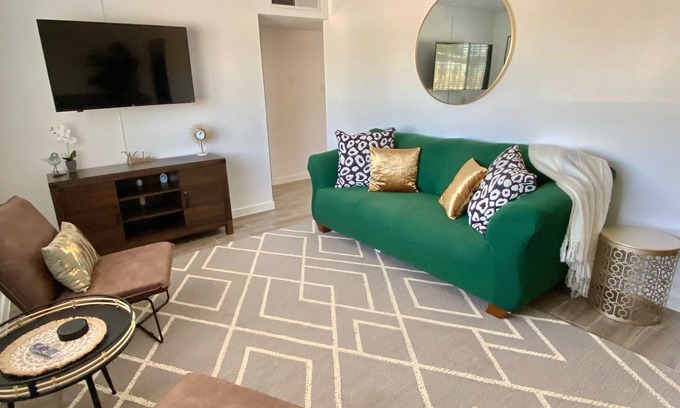 El Paso House | Cozy Westside Escape - Close to I 10 - Mesa - Doniphan