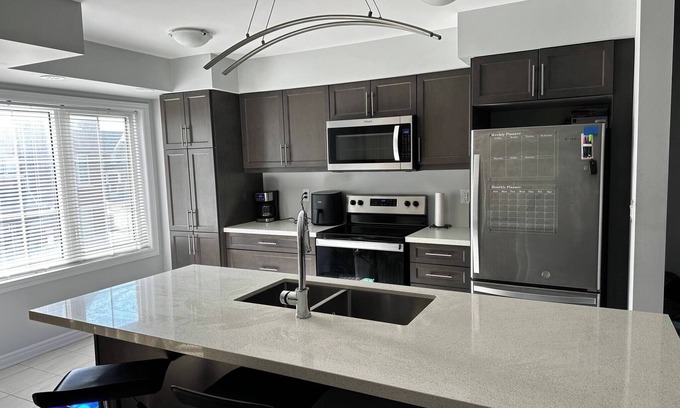 Whitby House | Cozy Whitby Retreat - 2 Bedroom Private House