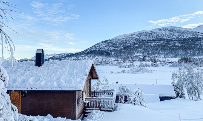 Sykkylven House | Cozy wooden cottage in a quiet location and close to several lakes.