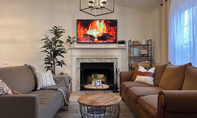 Linden House | #CozyCleanCabin#HotTub#WoodStove#PetsOK#near BMLodge&Skyline D&Wineries