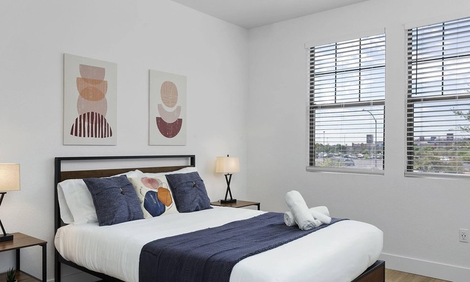 Glendale Sports and Entertainment District Apartment | Cozysuites Glendale by the Stadium w/ Pool! #1223