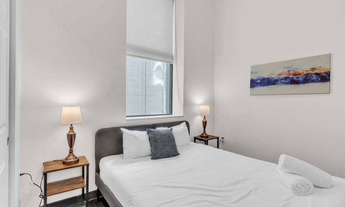 Cultural District Apartment | CozySuites Modern 1BR in Downtown Pitts #18