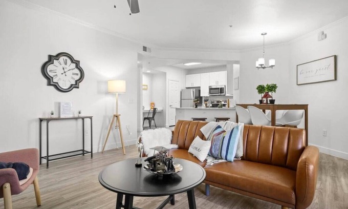 Glendale Sports and Entertainment District Apartment | CozySuites Modern Urban in Historic Glendale
