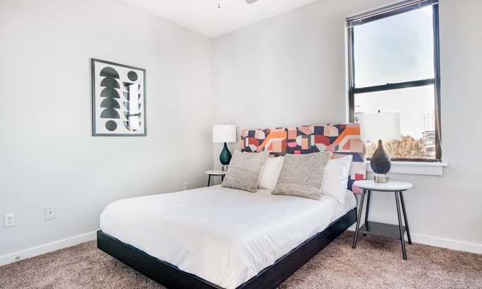 Music Row Apartment | CozySuites Music Row Bold 1BR w/free parking!