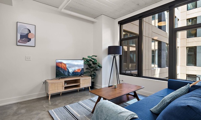 Warehouse District Apartment | CozySuites NLG - Modern 1BR condo #06