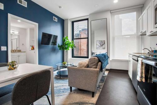 Cultural District Apartment | CozySuites Stunning 1BR in Downtown Pitts #29