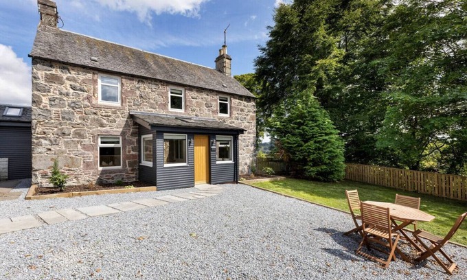 Stanley House | Craighall House, Stunning River Tay Views & Garden