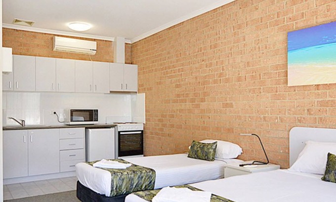 Cranbourne Hotel | Cranbourne Motor Inn