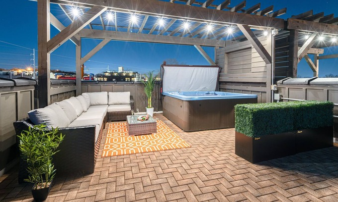Hadley - Washington House | Crave Escape - Private Rooftop&Hot Tub - Midtown