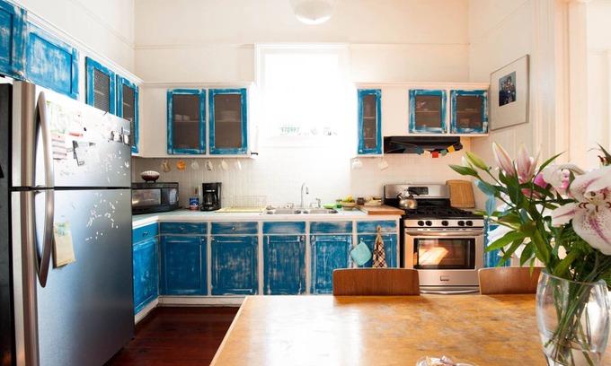 Esplanade Ridge House | Creative Gallery, Radiant Lofty Sunlit 1 Bedroom 2 Guest Apt- 19STR-17055
