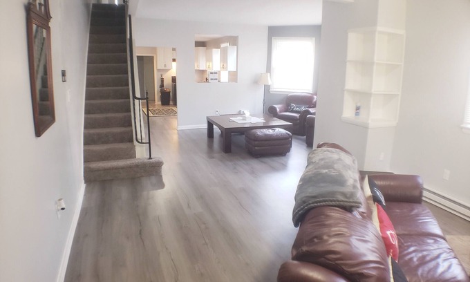 New Cumberland House | Creek River Homestay-Close to the Base/Harrisburg/Hershey/Lancaster/Much More!