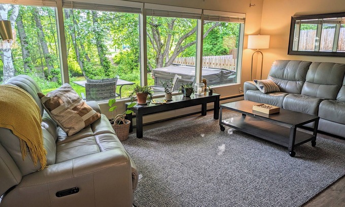 Downtown Anchorage House | Creekside Relaxation near park, downtown, and trails! Hot tub & lots of space