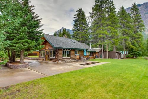 Silver Gate House | Creekside Silver Gate Getaway with Fireplace!