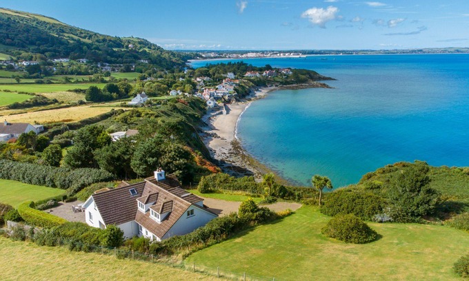Maughold House | Creggan - a large coastal family holiday home