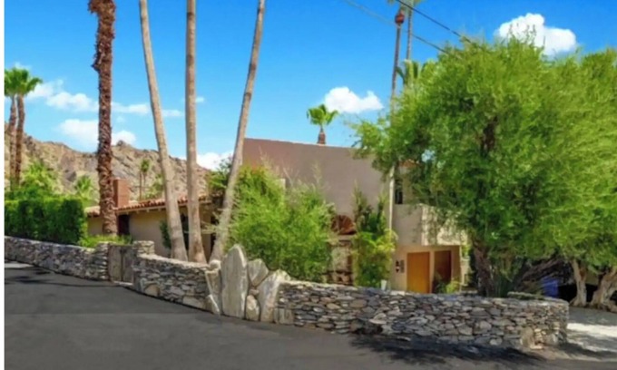 The Mesa House | Crestview Heights in The Mesa