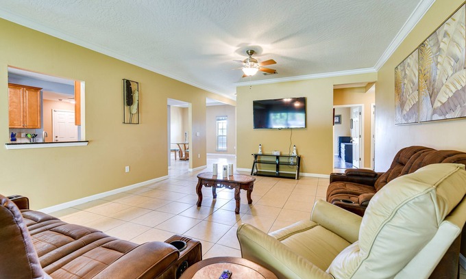 Crestview House | Crestview Vacation Rental: Day Trip to Destin!