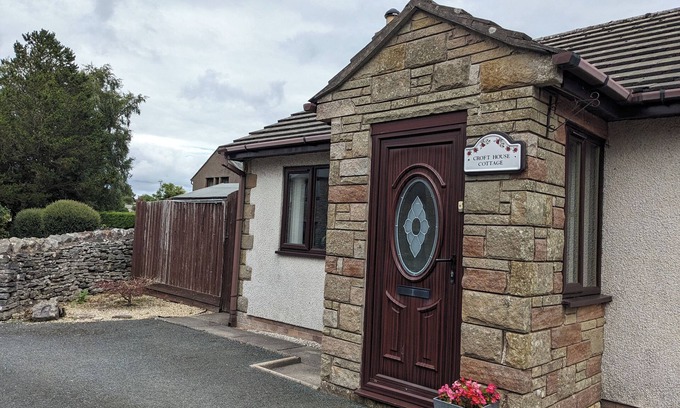 Shap House | CROFT HOUSE COTTAGE, pet friendly, with a garden in Shap