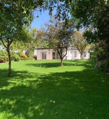 Newark House | Crossing Cottage Sleeps 6 Parking, Family & Contractors Newark