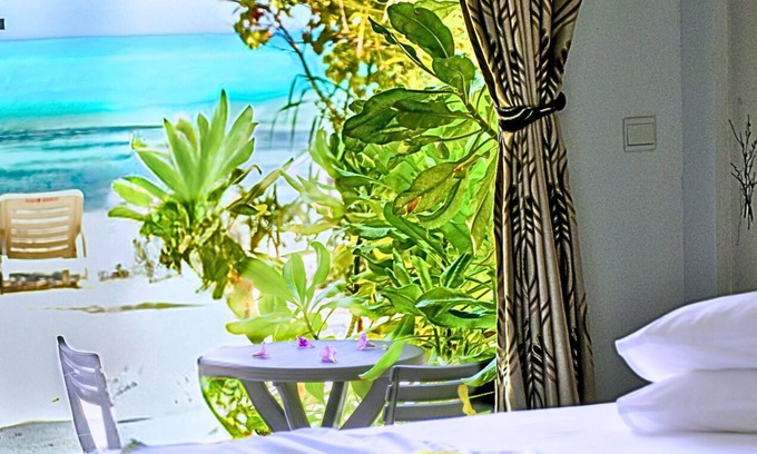 Dhiffushi Hotel | Crown Beach Villas Bikini Beach