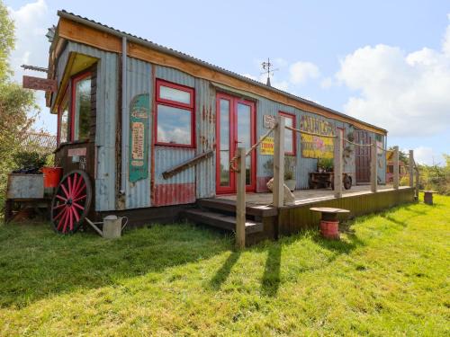 Gloucester House | Crows Cabin