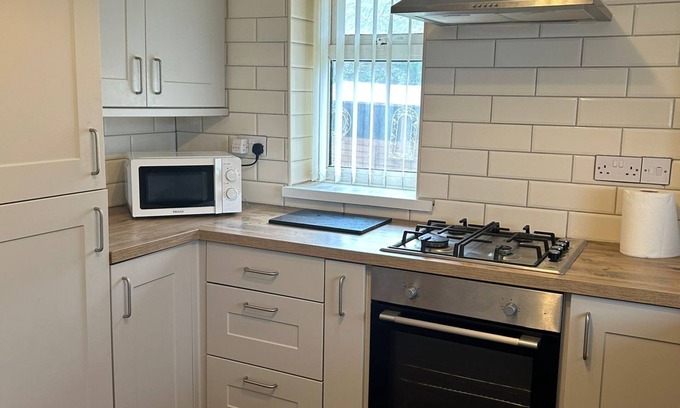 Neath Apartment | Crynallt Road Apartment - Neath