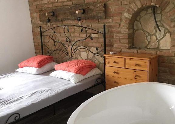 Dombovar Apartment | Cuki Apartmanok