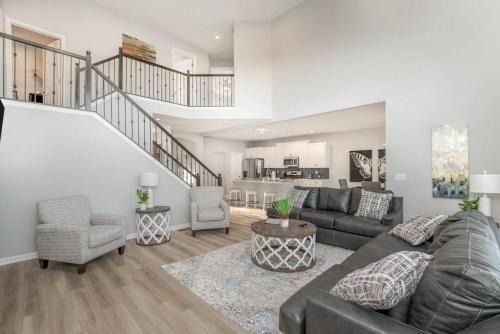 Otterbien Home House | Cul de sac home in Family friendly community