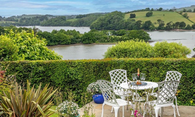 Dittisham House | Curlew Cottage - Character Cottage with Superb River Views